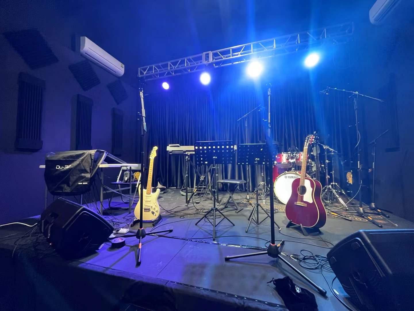 Vibrant Stage preview